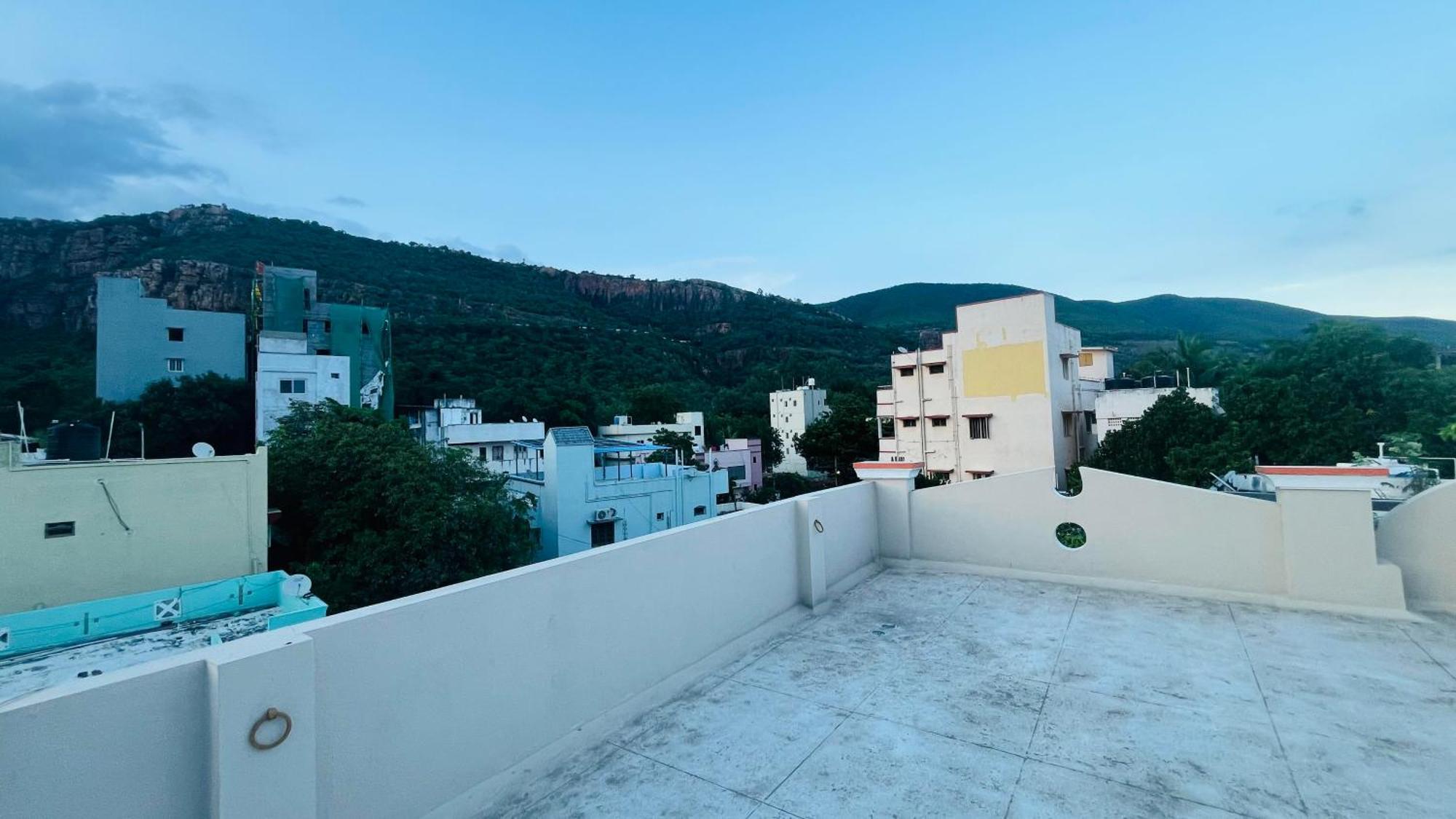 Nanda Mohan Homestay- Luxuries Ac Apartment Close To Alipiri Foothills-Kapila Teertham And Iskcon Temple Tirupati Exterior photo